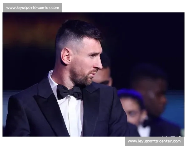 曼联 “小梅西” 铁心留队！青训瑰宝拒挖角续写红魔传奇