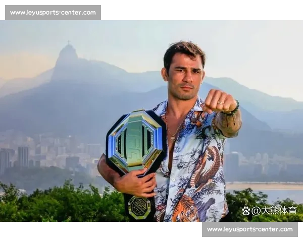 潘托加四度卫冕！蝇量级霸主地位坚如磐石