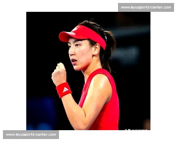 郑钦文三连胜横扫世界第一！王欣瑜草地爆发，中国德比悬念升级